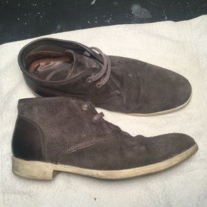 John Varvatos Grey Suede Chukka Boots